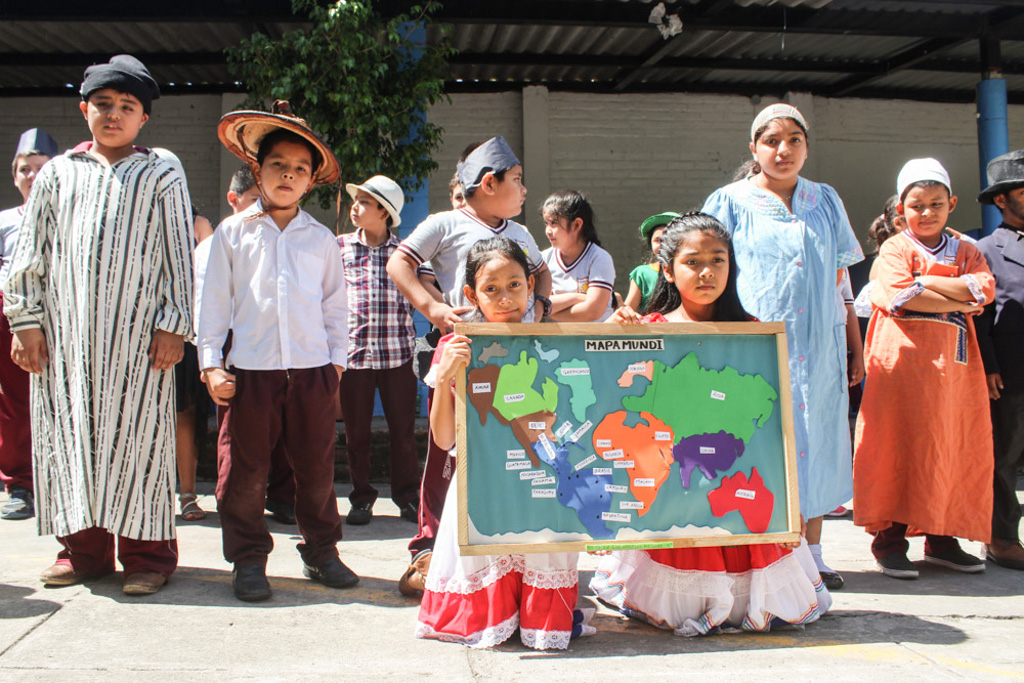 Children at the celebration of the birth of Baha’u’llah in Santa Tecla, El Salvador