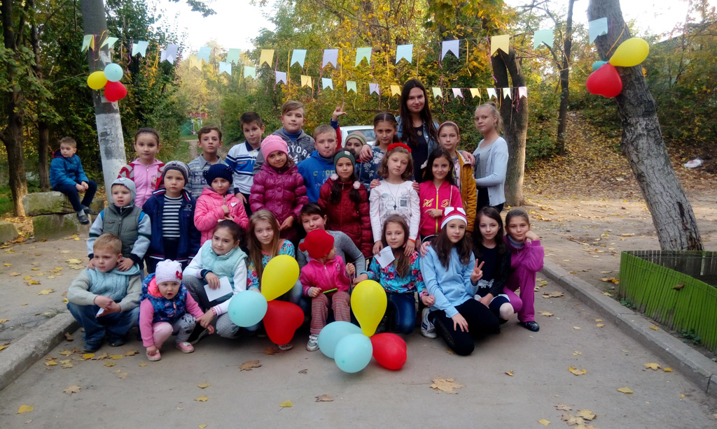 Children celebrate the 200th anniversary of the birth of Baha’u’llah in Moldova