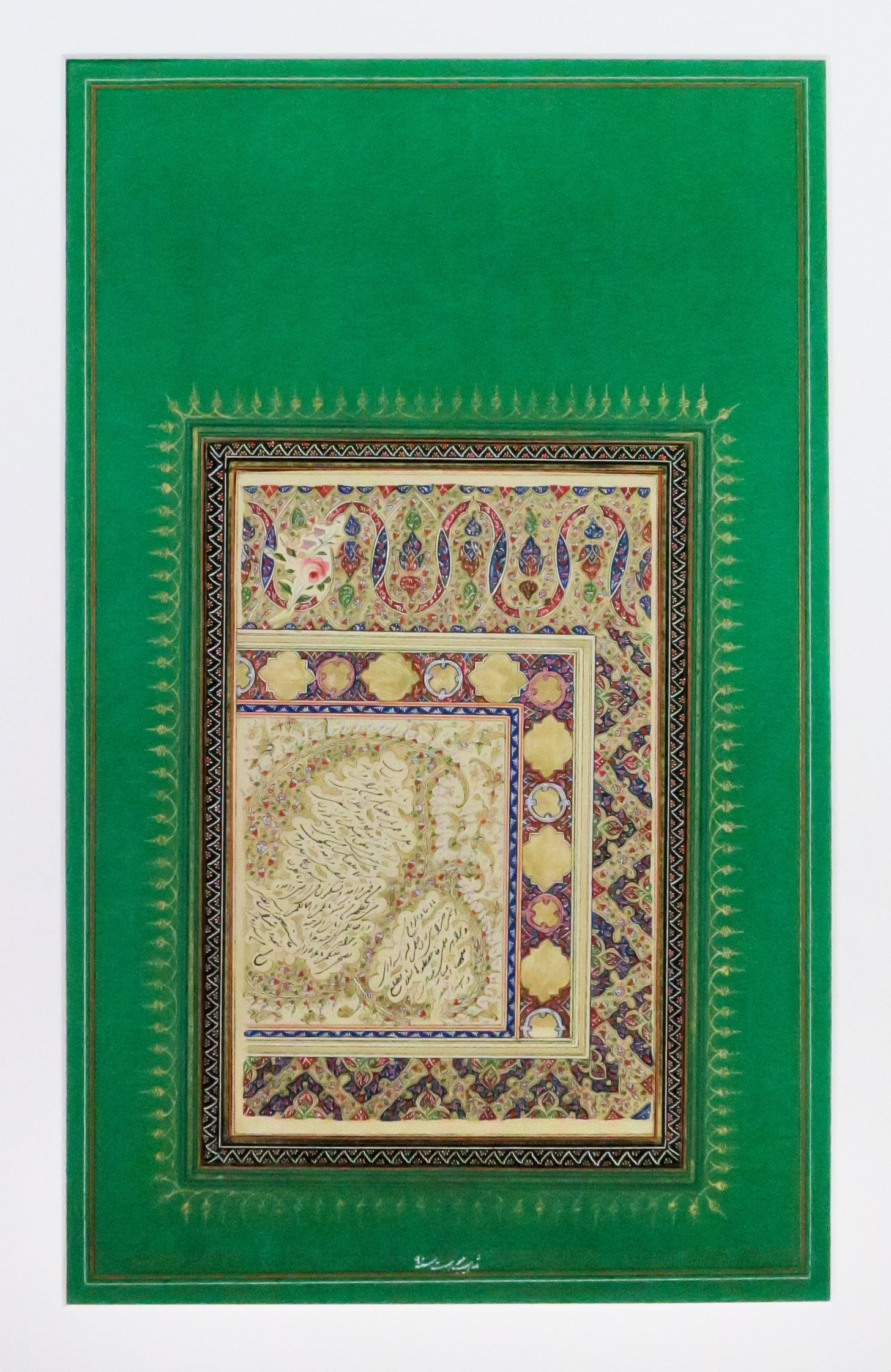 Una de las obras de Bahá'u'lláh, Las Palabras ocultas, se halla entre los textos sagrados de la exposición.