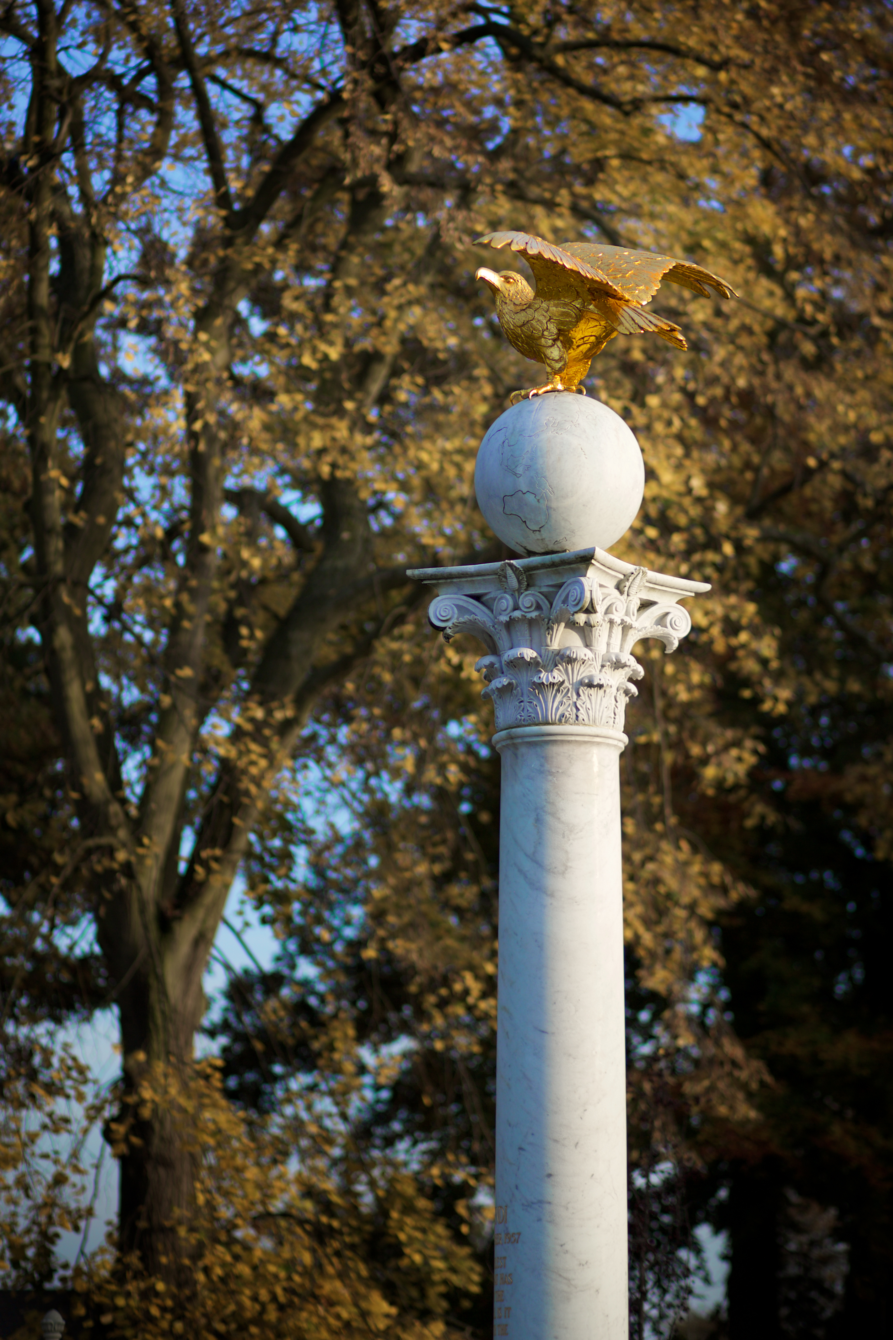 After Shoghi Effendi’s passing, arrangements were made for the column in London marking the resting place of the Guardian to be fashioned from Chiampo marble.