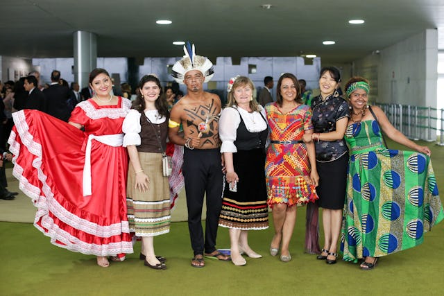 The Solemn Session was attended by over 350 people. During the event, 10 congressmen and women, from eight political parties, spoke about the life and teachings of Baha’u’llah.