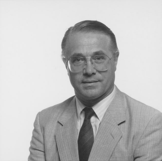 Mr. Hartmut Grossmann