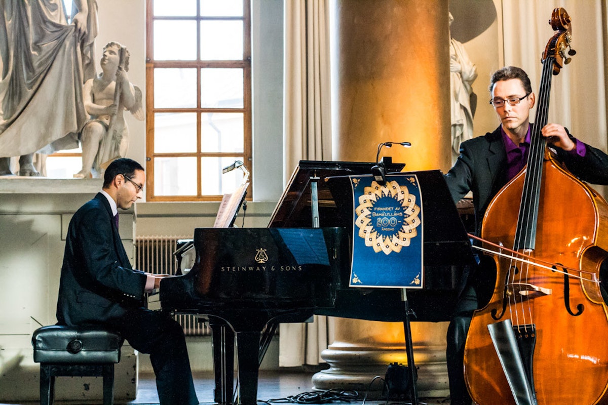 Actuación de música clásica en una celebración del bicentenario en Estocolmo, Suecia