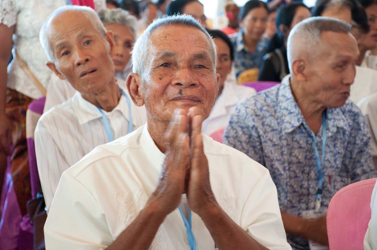 Des participants à la cérémonie d’ouverture de l’inauguration du temple à Battambang en septembre