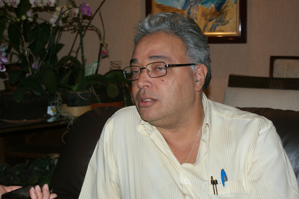Geraldo Faria, a systems analyst, participates in a discussion in Brasilia as part of the World E-Conference on Culture of Peace and Sustainability. "When we talk about making the world better and transforming it, people normally don't know what to do," he said. "But the important thing is that if each one does a share, the result is really big and can really change the human mind."