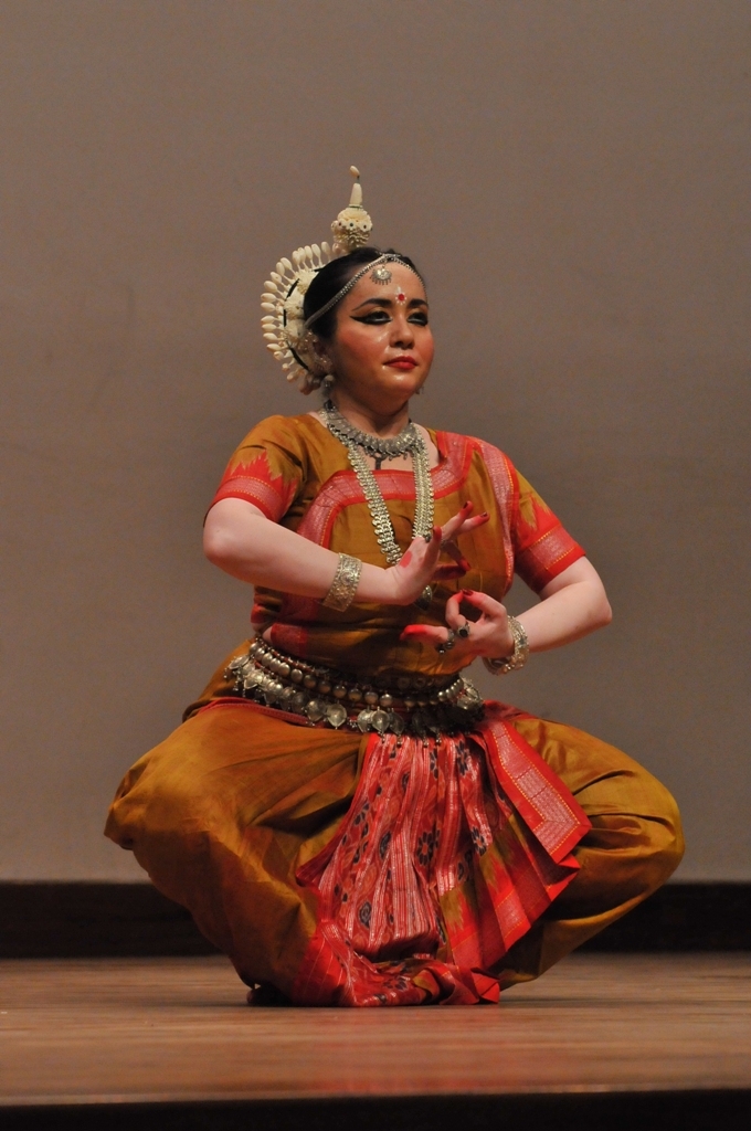 Acclaimed dancer Sumina Das was a performer at a Solidarity Concert held at the Baha'i House of Worship in New Delhi, 18 May 2011, to mark the third anniversary of the arrest of Iran's seven Baha'i leaders. Her performance ended with an invocation from Hindu scriptures which says: "Whenever there is a rise of unrighteousness or the decline of righteousness, I, the Lord, will come for the protection of good, destruction of wicked and establishment of righteousness from age to age."