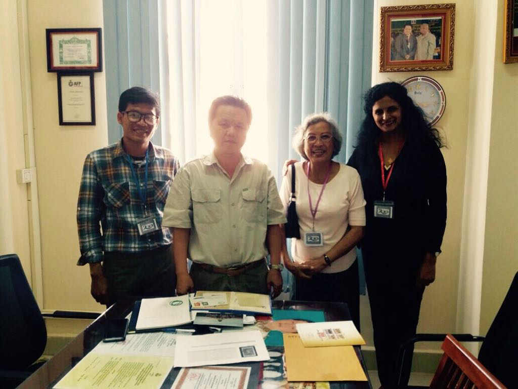 Representatives of Cambodia’s Baha’i community met with a ministry official to discuss the Baha’i Faith and the recently opened local House of Worship in Battambang.