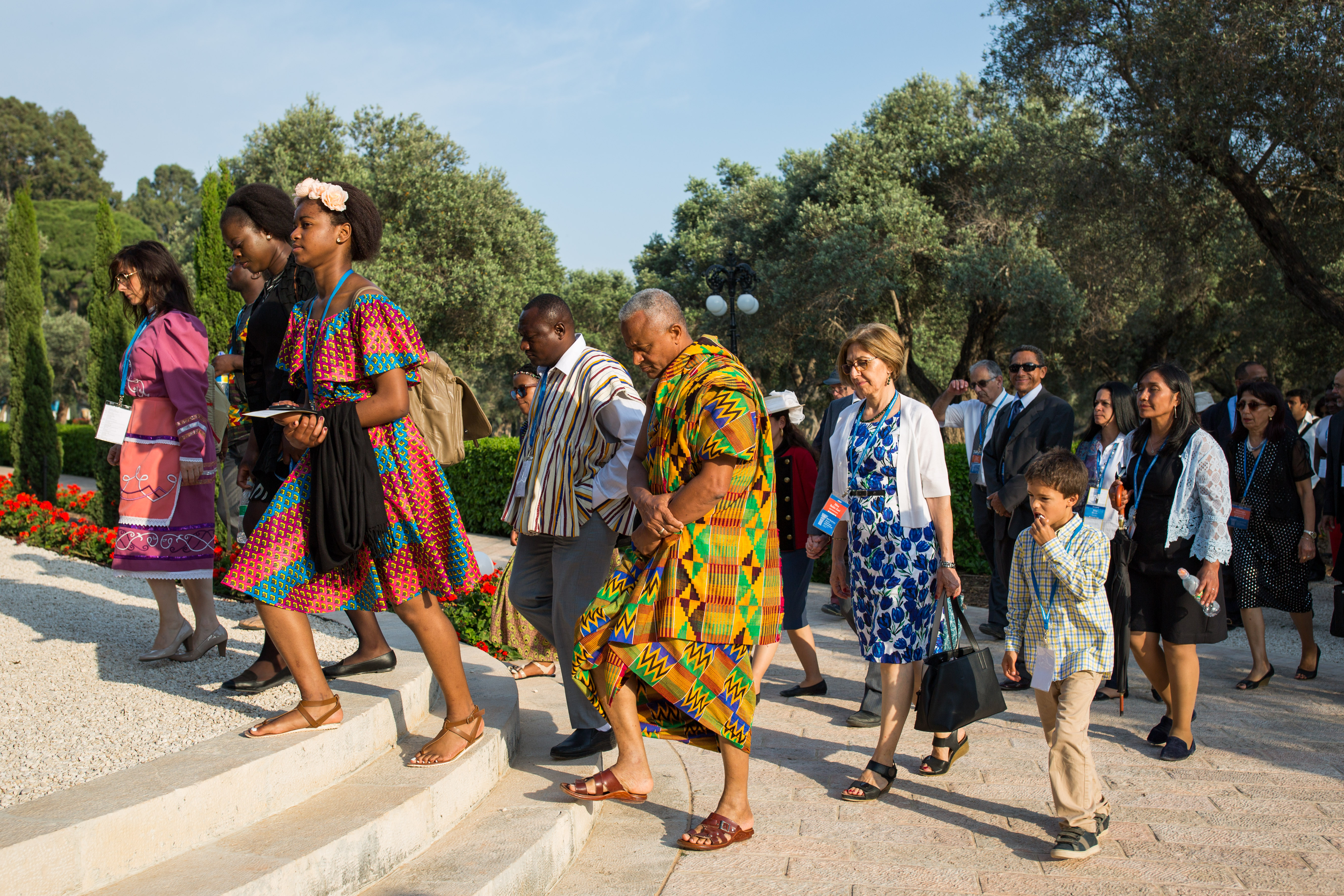 طواف آرامگاه حضرت بهاءالله در بهجی