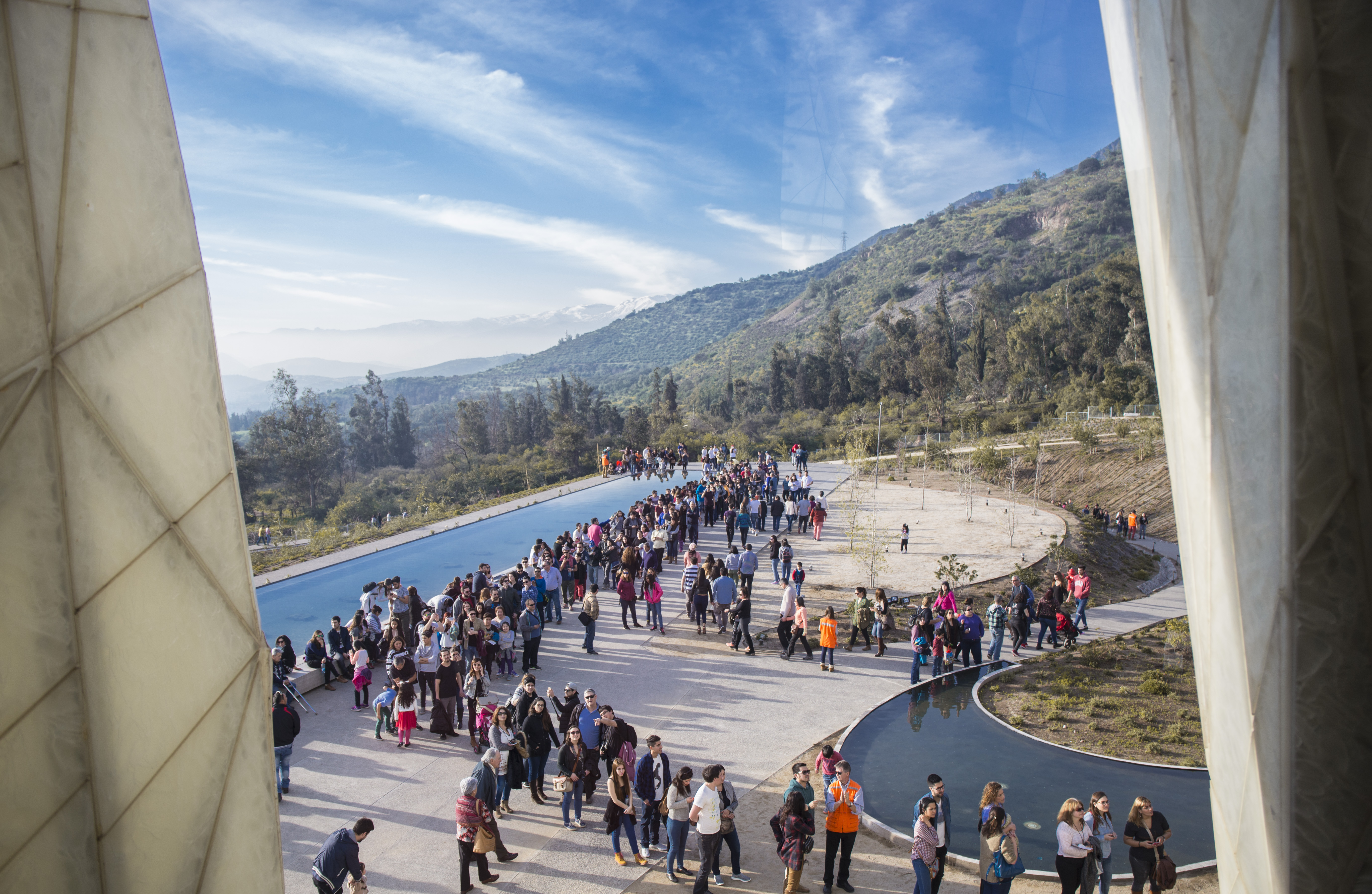 The Temple receives thousands of visitors a day. They come from all walks of life. It is an important and rare space where people from all strata of society gather together.