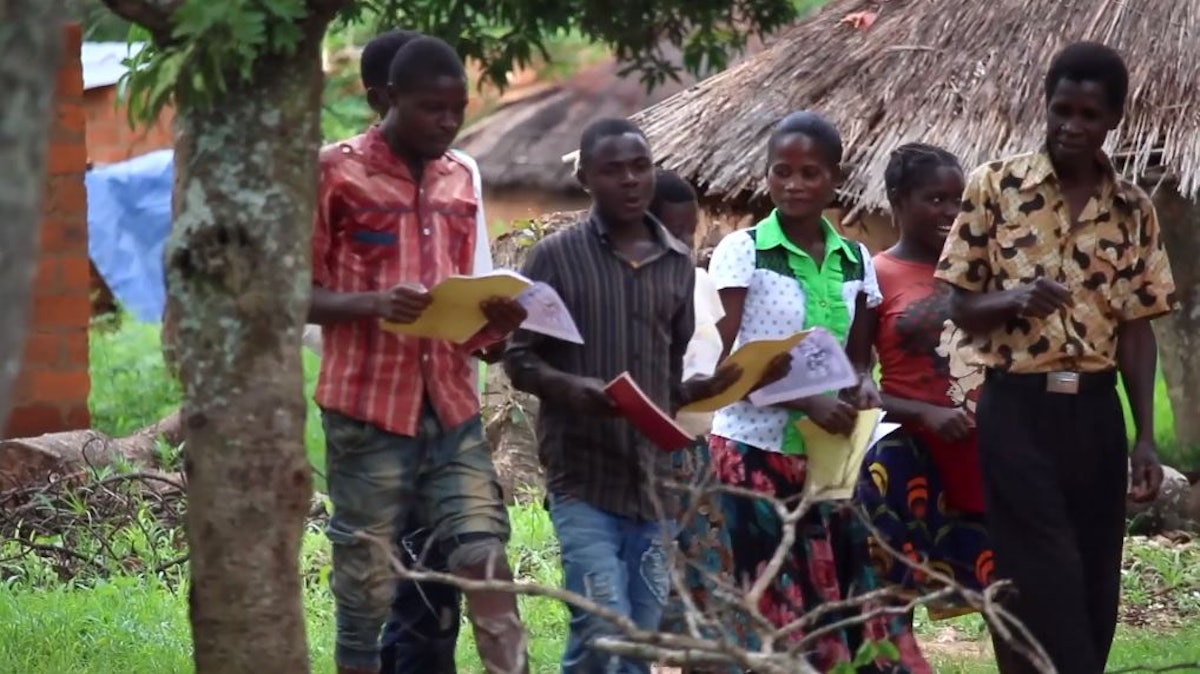 La comunidad de Mwinilunga aparece en el nuevo documental Ampliando la bienvenida.