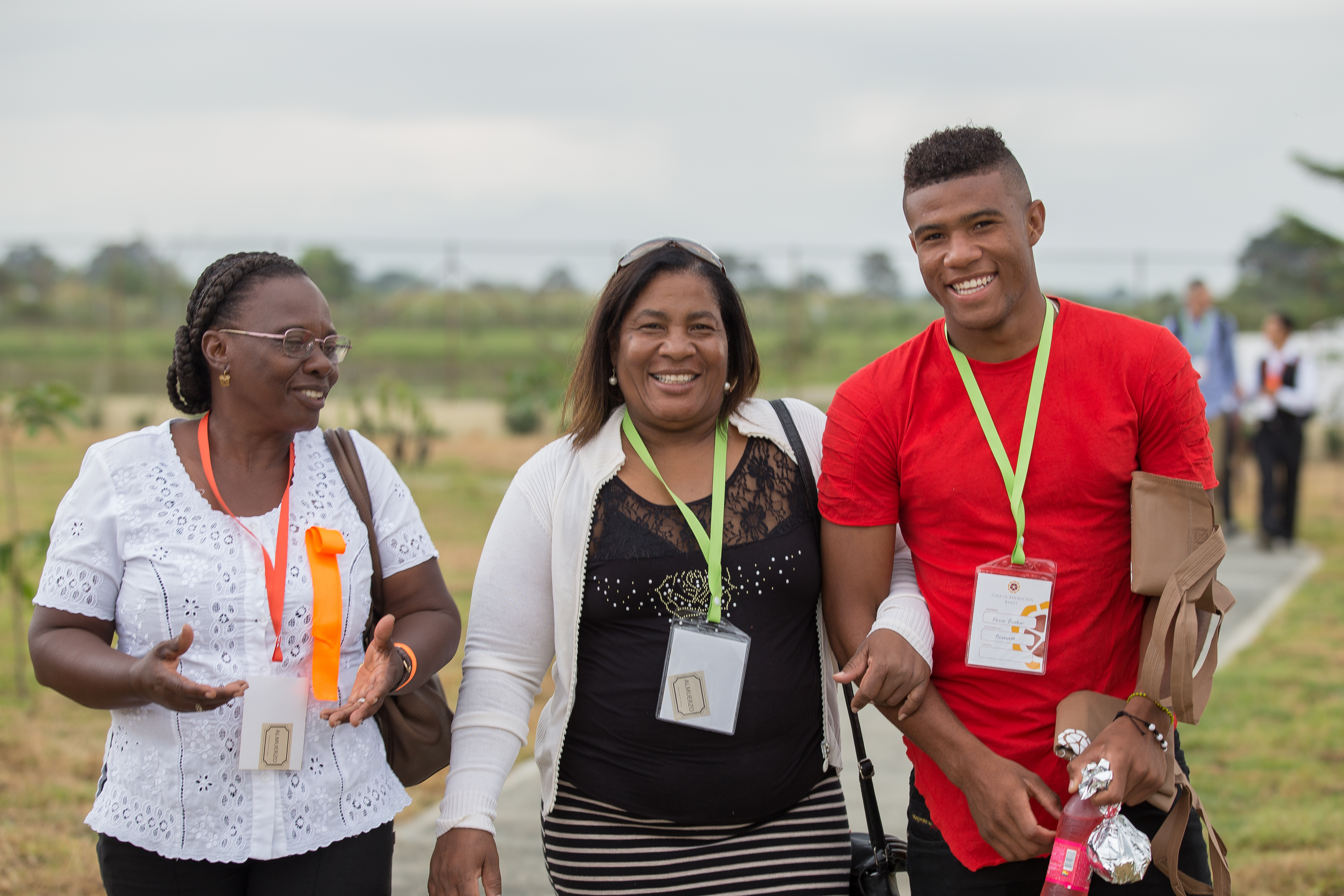 ساکنان شهرهای اطراف روز یکشنبه با شرکت در برنامه ویژه‌ای شامل دعا، سخنرانی و برنامه‌های هنری، برای نخستین بار از معبد بهائی بازدید کردند.