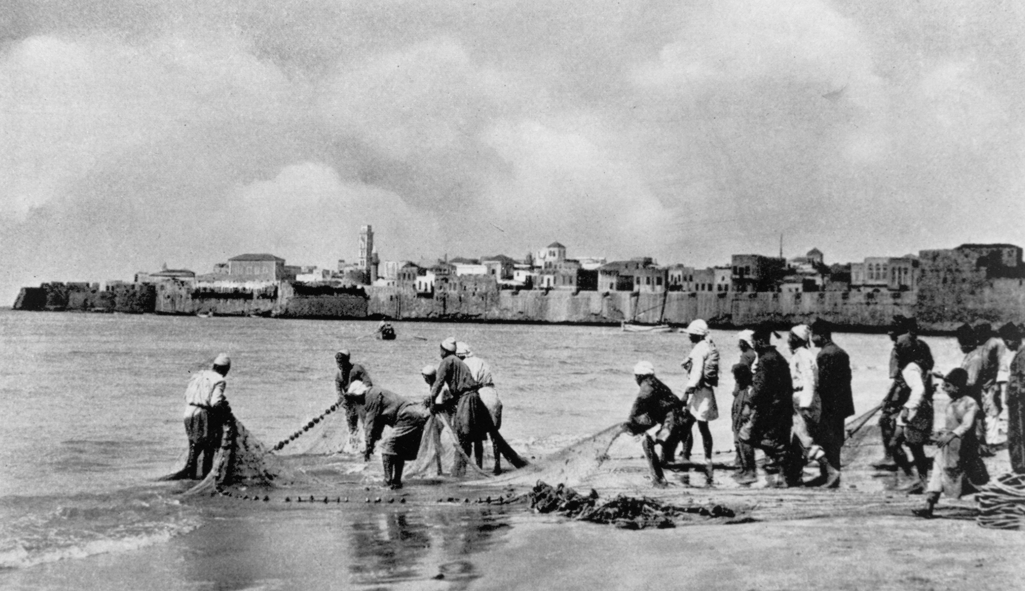 This 1921 photo shows Akka from the west, before the present-day harbor was built.