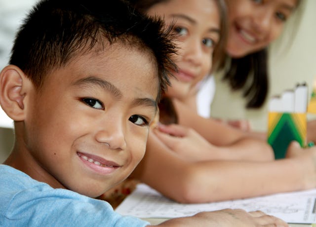 In Manila, some 700 Baha’is from the Philippines were joined for a Baha’i conference by 300 people from at least seven other countries or territories.