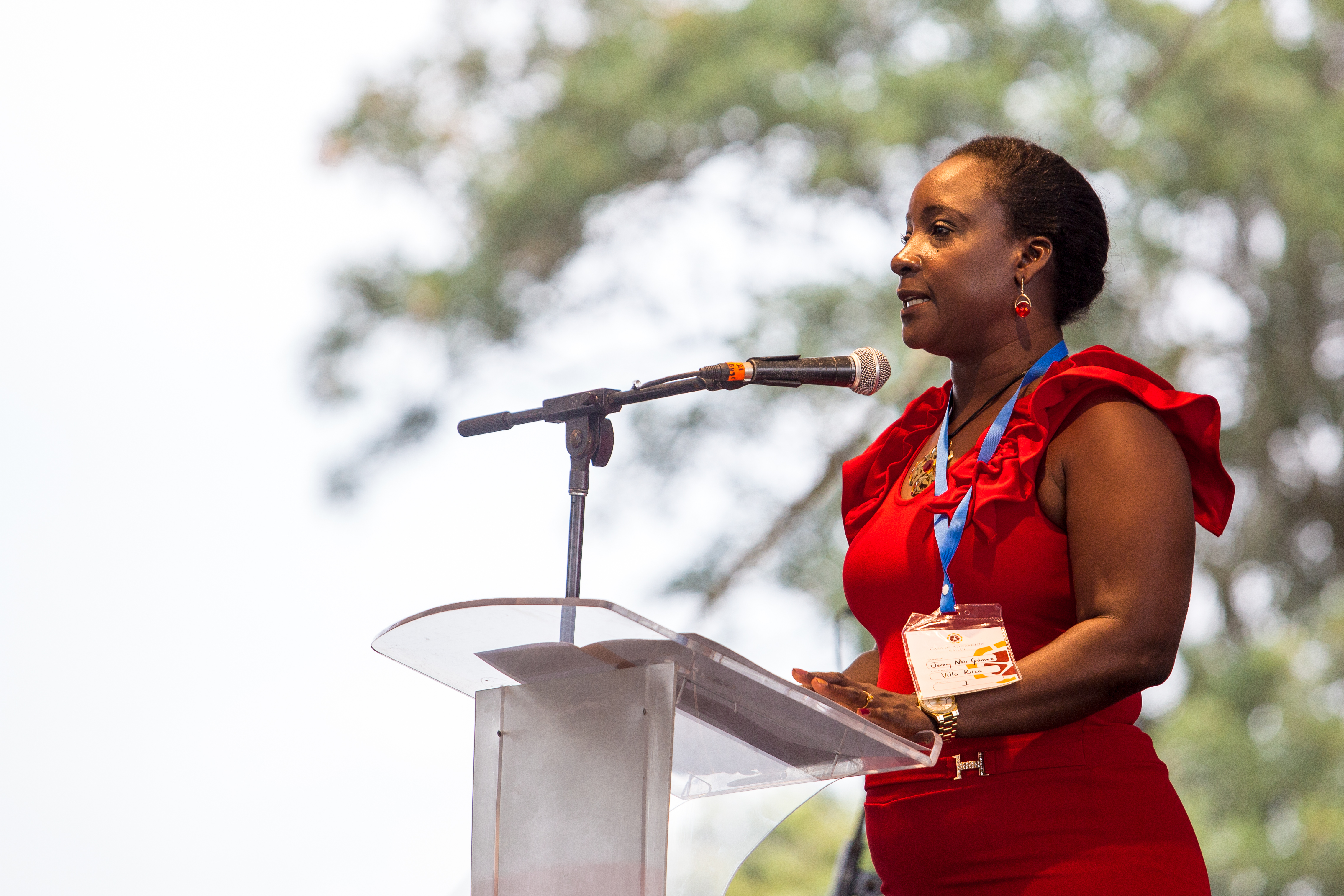 Villa Rica Mayor Jenny Nair Gómez, one of four mayors of nearby towns at the gathering, addressed the dedication ceremony’s participants.