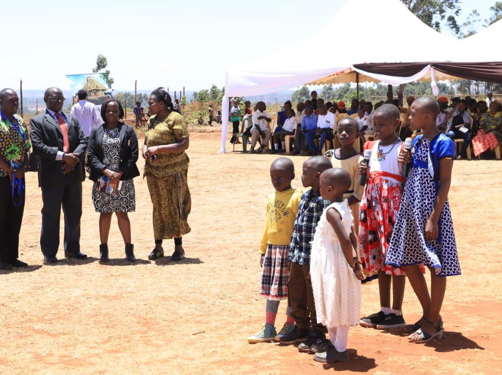 A children’s class from a nearby community shares a poem written about the Baha’i temple.