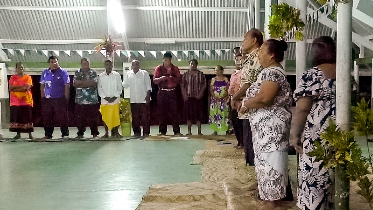 Kiribati President Taneti Maamau (third from the right) attended the closing session of Kiribati’s Baha’i community’s National Convention