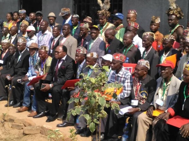 A group of traditional chiefs in the Western Kasai region of the Democratic Republic of the Congo discussed the transformative power of Baha’u’llah’s revelation and its effect on their communities. This is one of several such gatherings that have been occurring in different countries in Africa.