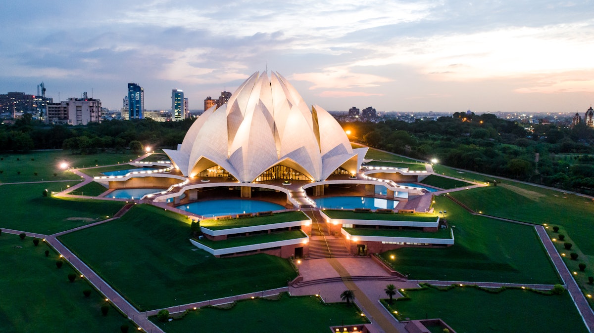 Religious leaders, students, scholars, and others recently met at the Baha’i House of Worship in New Delhi, India, to explore the role that sacred spaces play in contemporary Indian society.