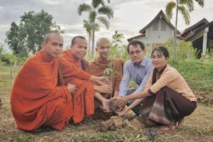 در سرتاسرآسیا، جوامع برای دویستمین سالگرد آماده می شوند.