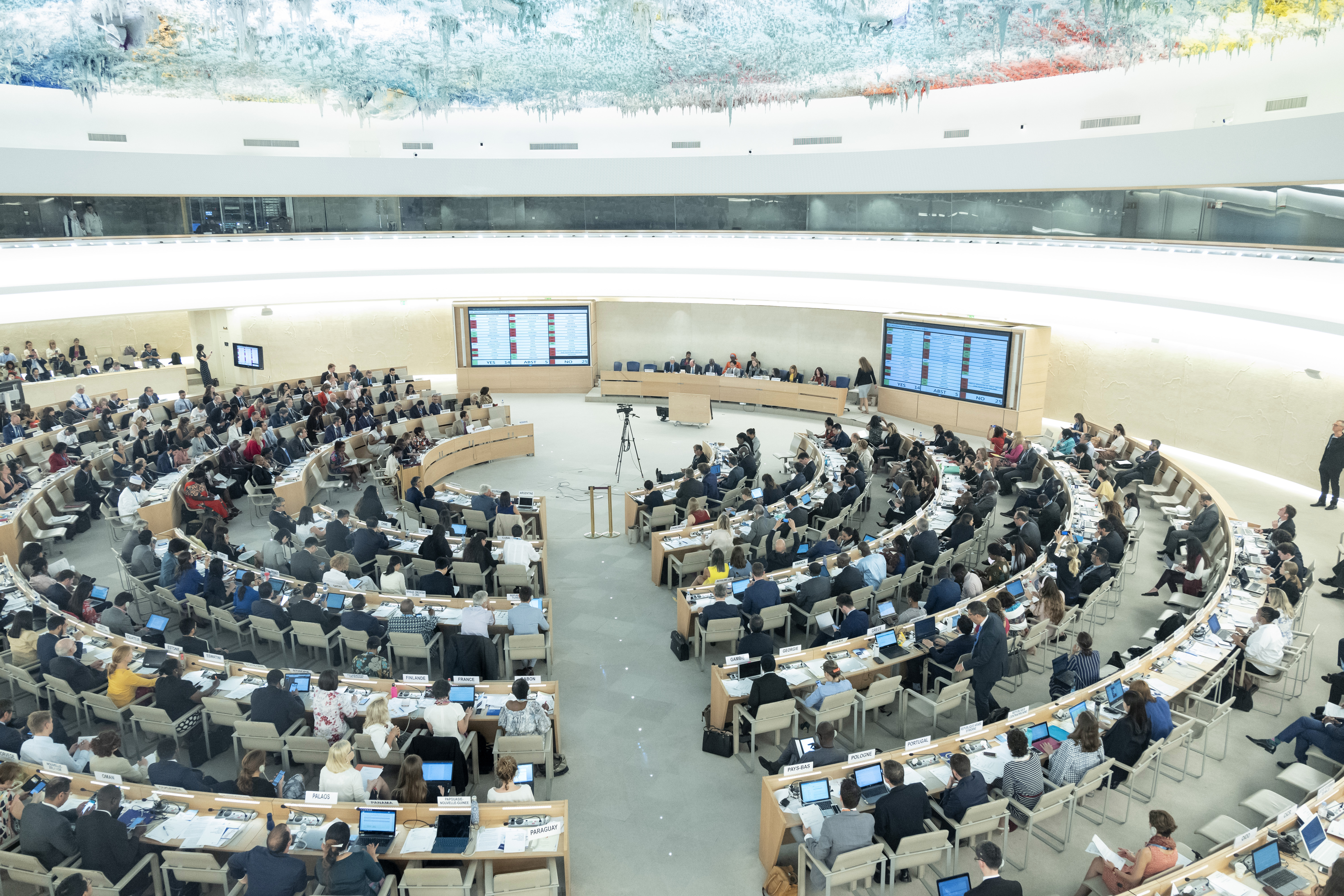 A meeting during the 41st Session of the Human Rights Council in Geneva, Switzerland (UN Photo/Jean-Marc Ferré)