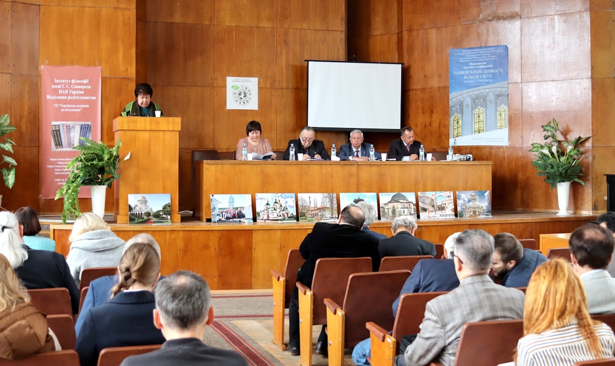 The conference organized by Ukraine’s National Academy of Sciences, the Ukrainian Association of Religious Studies, and the country’s Baha’i community, included talks about the significance of the life and teachings of the Bab.