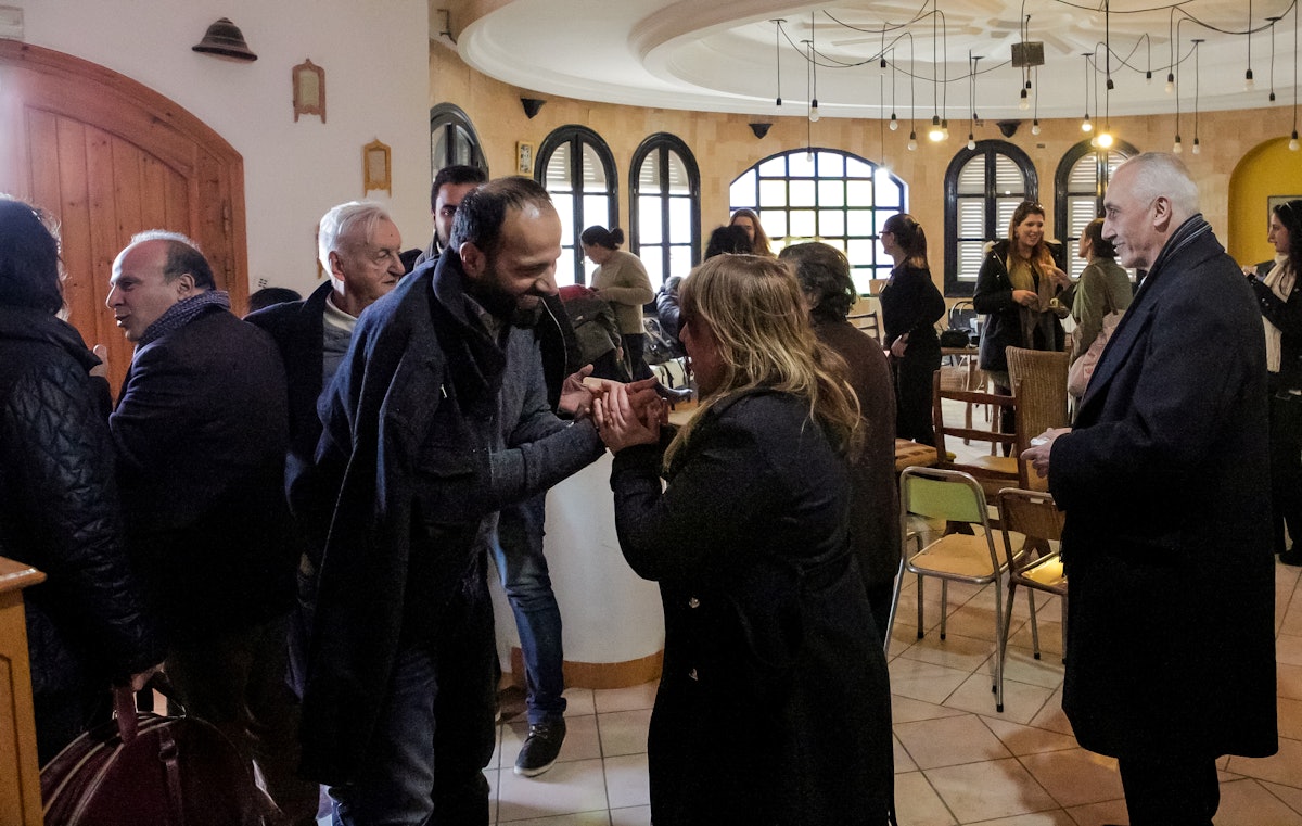 At a “cultural café” in Sousse, Tunisia, organized by the country’s Bahá’í community, religious and civil society leaders were brought together to exchange ideas and explore insights about the advancement of women in the country.