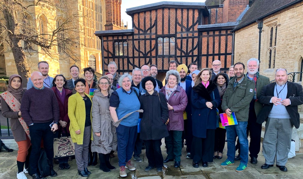 A cross section of social actors in the United Kingdom, including scientists and representatives of civil society and religious communities, gathered at St. George’s House in Windsor Castle to examine how religion can inspire unity of thought and action on climate change issues.