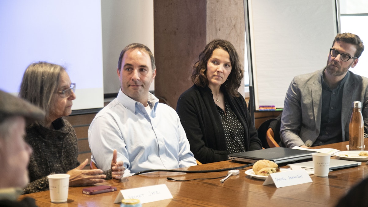 Lors d’une série de quatre séminaires organisés à l’École Munk des affaires internationales et politiques publiques à l’université de Toronto, un panéliste a fait part des perspectives sur le rôle de la religion dans la construction d’une société pacifique et cohésive, en s’appuyant sur la recherche universitaire, l’expérience pratique et les enseignements de différentes religions.