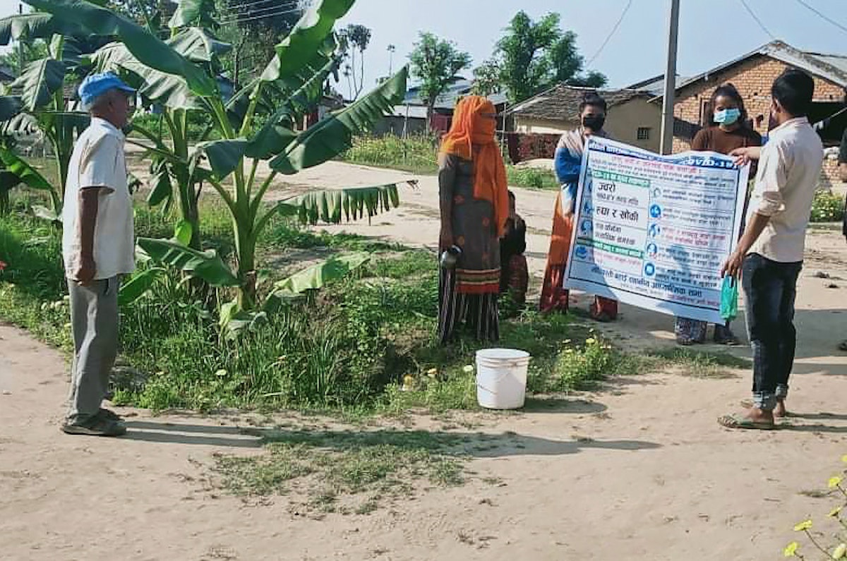 Baha’is in Nepal, which had not been heavily affected by the outbreak of the coronavirus disease (COVID-19), prepared informative banners—taking care to keep a safe distance and use protective gear as needed—and provided critical information about principles of personal and collective hygiene. Efforts have also been made to provide soap for handwashing.