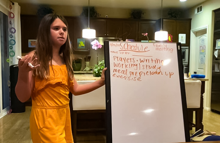 جوانانی که در سرتاسر ایالات متحده در فعالیت‌های جامعه‌سازی جامعهٔ بهائی مشارکت دارند به سرعت در حال پاسخگویی به نیازهای ناشی از شیوع ویروس بیماری کرونا (کووید 19) در جوامعشان هستند.