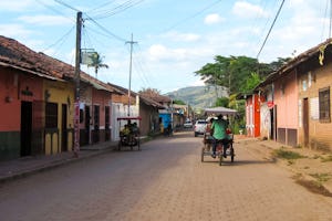 Un programme d’inspiration bahá’íe qui crée des banques communautaires au Nicaragua s’appuie sur l’expérience et des principes solides pour répondre à une situation difficile. « Ces banques sont fondées sur les principes bahá’ís de service et de souci du bien-être de tous », explique le coordinateur national du programme. (Crédit : Christopher Sayan sur Wikipedia CC BY-SA, édité)