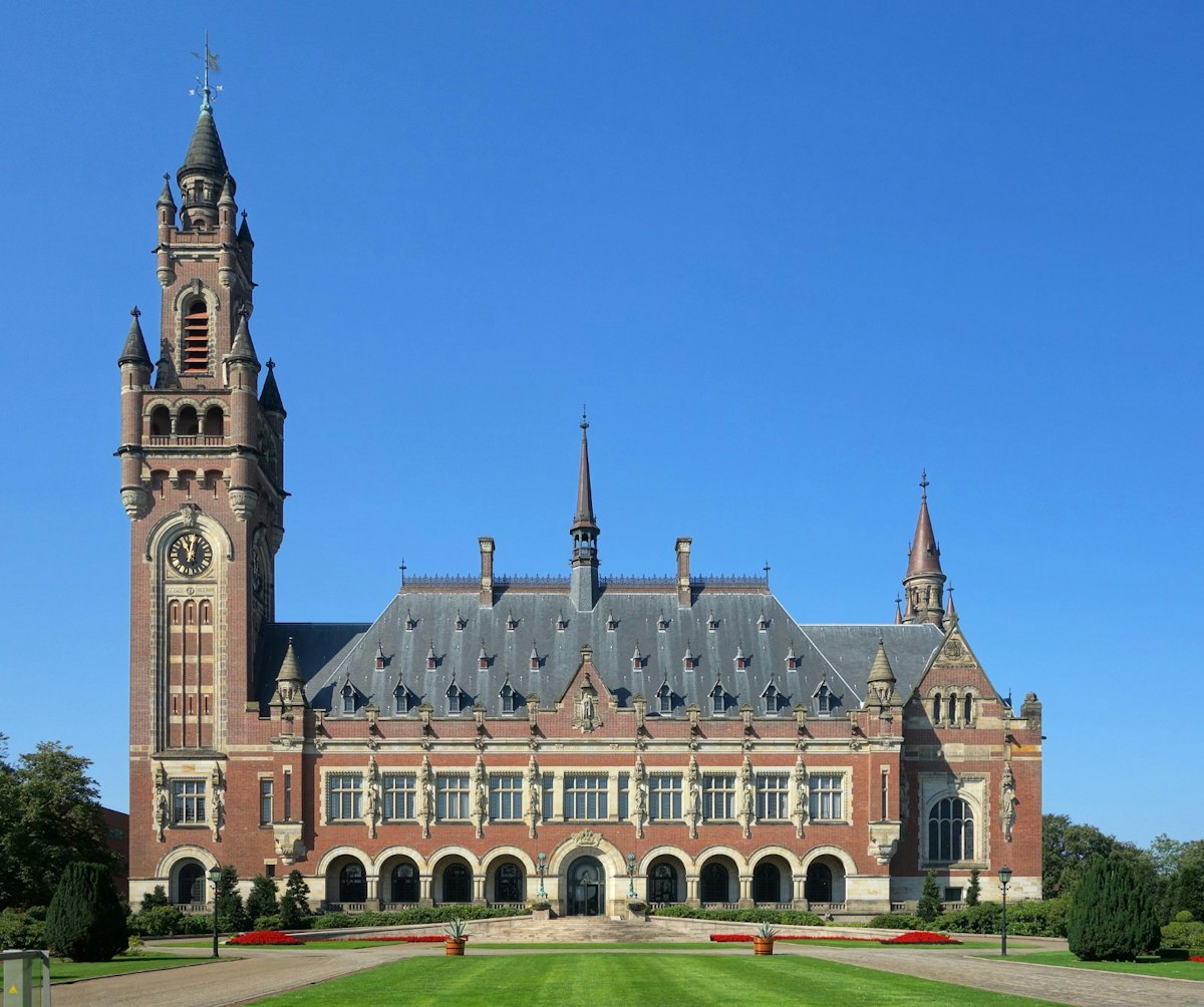 La commémoration du 100e anniversaire de l’arrivée à destination de la première Tablette à La Haye devait initialement avoir lieu au palais de la Paix, mais elle a été réalisée en ligne en raison de l’épidémie de coronavirus.