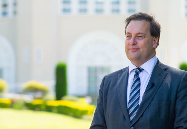 هفتۀ گذشته نمایندهٔ پارلمان، جیسون فلینسکی (Jason Falinski)، طی بازدید از معبد بهائی سیدنی به مناسبت مراسم صدمین سالگرد ورود آئین بهائی به این کشور گفت: «این واقعیت که بهائیان انتخاب کردند که مراسم صدمین سالگرد شکلگیری جامعهشان را با گرد هم آوردن افراد کنار هم جشن بگیرند، حاکی از مشارکت عظیم آنها در استرالیا و در حقیقت کل جهان است.»