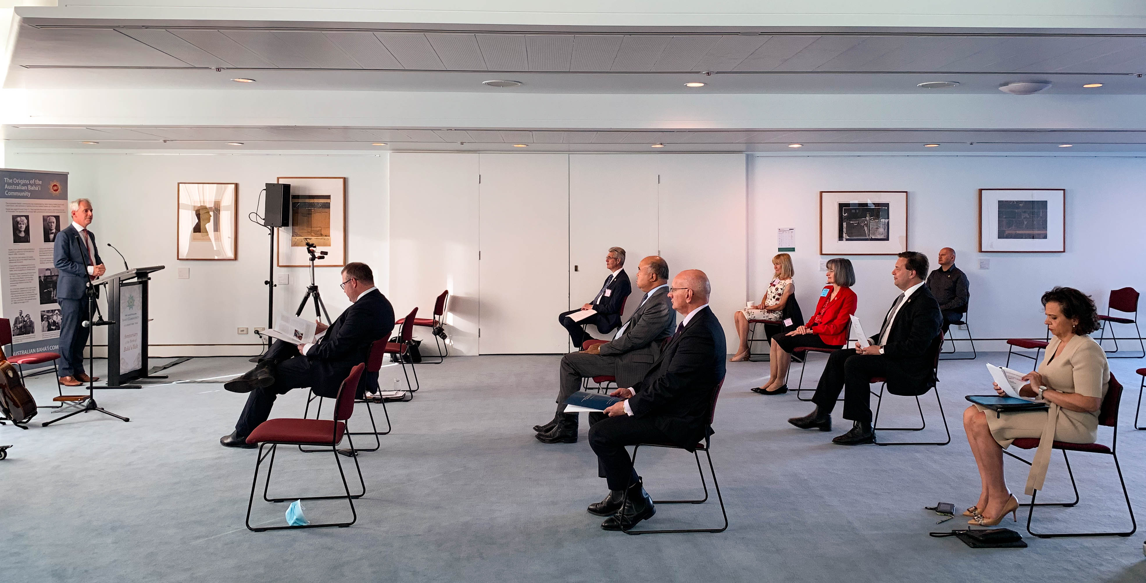 Guests from government—including 14 members of parliament—as well as faith communities, diplomats, and other organizations joined a parliamentary reception for the anniversary of the Birth of Bahá’u’lláh held at Parliament House in Canberra, with a limited number in person and others online.