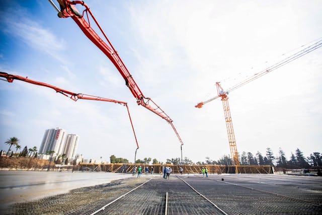 La construction du mausolée de ‘Abdu’l-Bahá a continué à progresser avec l’approbation des autorités locales à chaque étape.