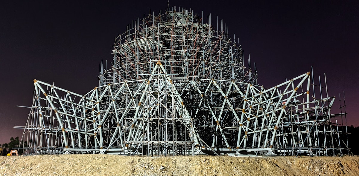 Algunos de los elementos del sistema estructural del edificio ya están casi listos.