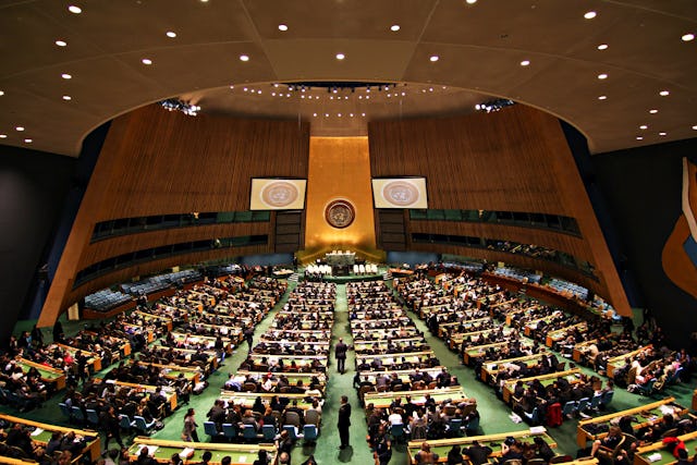 La salle de l’Assemblée générale des Nations unies à New York. (Crédit : Basil D Soufi, CC BY-SA)