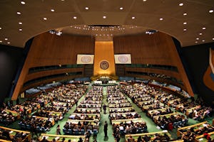 سالن مجمع عمومی سازمان ملل متحد در نیویورک (Credit: Basil D Soufi, [CC BY-SA](https://creativecommons.org/licenses/by-sa/3.0/deed.en))