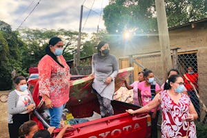 کمیته اضطراری توسط محفل روحانی ملی هندوراس در اوایل همه‌گیری جهانی ویروس کرونا تاسیس شده بود، در حال وقف دادن خود برای مساعدت به بحران های تازه است.