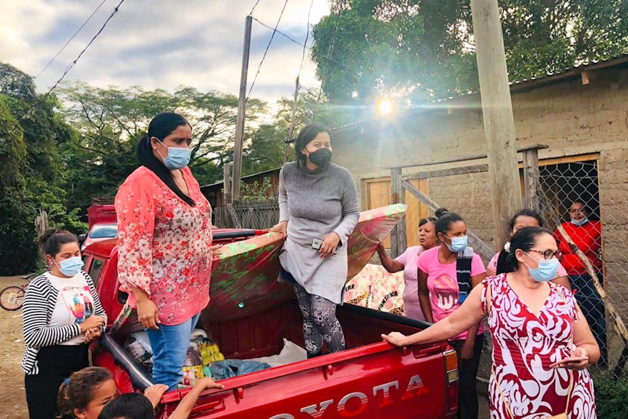 La Asamblea Espiritual Nacional de los Bahá’ís de Honduras estableció un comité de emergencia al principio de la pandemia que ha sido capaz de adaptarse para conseguir ayudar en las nuevas crisis.