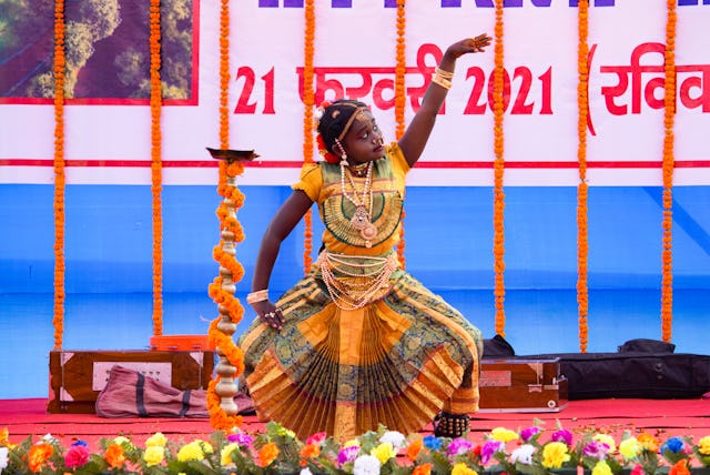 Des enfants et des jeunes ont joué un rôle particulier dans le programme, en contribuant à l’atmosphère de dévotion par des chants et des représentations musicales.