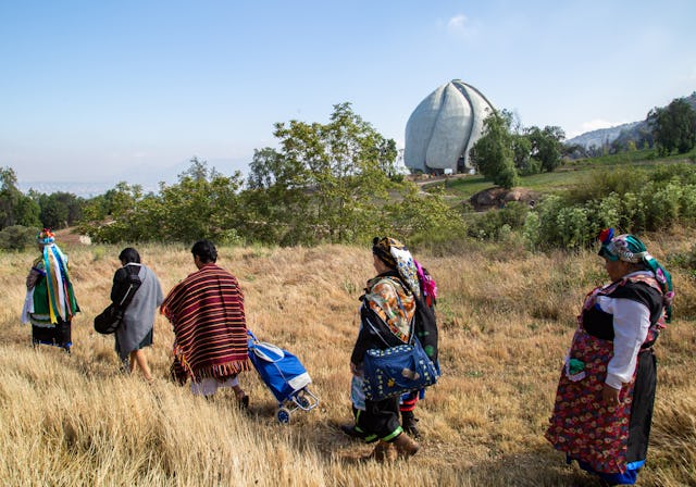 Luis Sandoval of Chile’s Bahá’í Office of External Affairs says that in the broadcast, “the Bahá’í community has tried to impart the same spirit that people feel when they pray together, whether in their homes, online with friends and neighbors, or with their compatriots under the roof of the Bahá’í House of Worship in Santiago.”