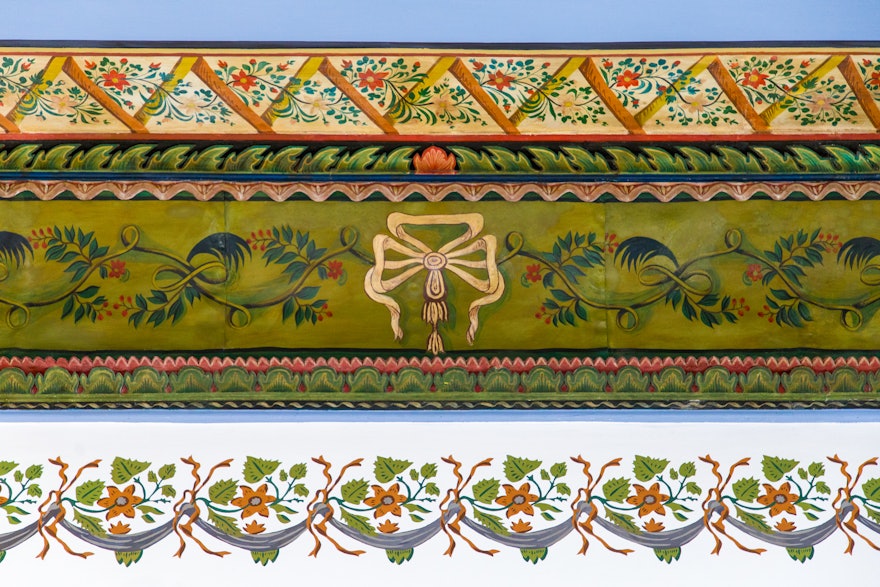 Detalle del friso restaurado de la Casa de 'Abbúd.