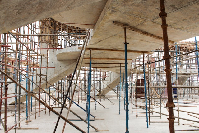 The struts will direct the weight of the dome outward into the foundations, leaving the entire lower floor of the temple free of support columns.