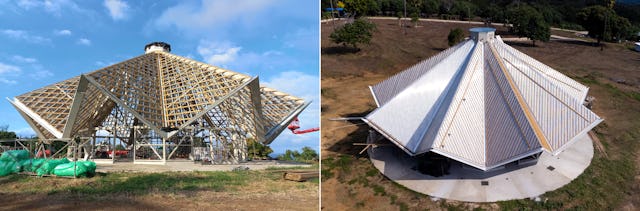 Tras la finalización de la estructura de acero, se instaló la armadura de madera del techo y de la cubierta, lo que proporciona una mayor resistencia al edificio central y al armazón de su cubierta de acero inoxidable. A continuación, se instalaron una serie de listones de madera en la parte superior de la cubierta, que tiene forma de pliegues, para preparar el edificio central para su recubrimiento con paja natengora, fabricada con las hojas de una palmera que crece en la zona.