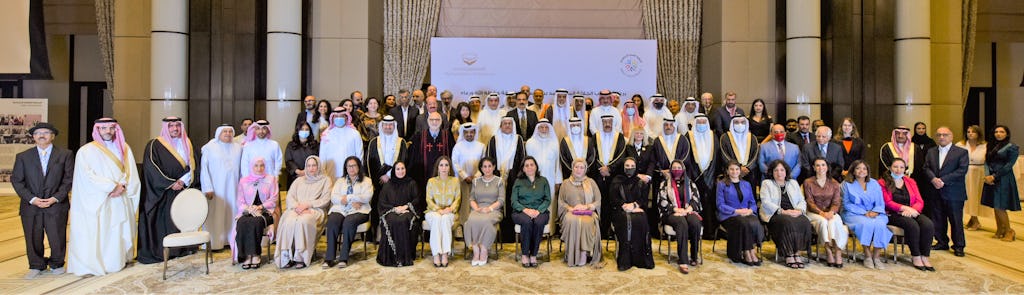 A gathering on peaceful coexistence held by the Bahá’ís of Bahrain brought together a representative of King Hamad bin Isa Al Khalifa, academics, journalists, religious leaders, and other prominent figures to reflect on ‘Abdu’l-Bahá’s call for peace.