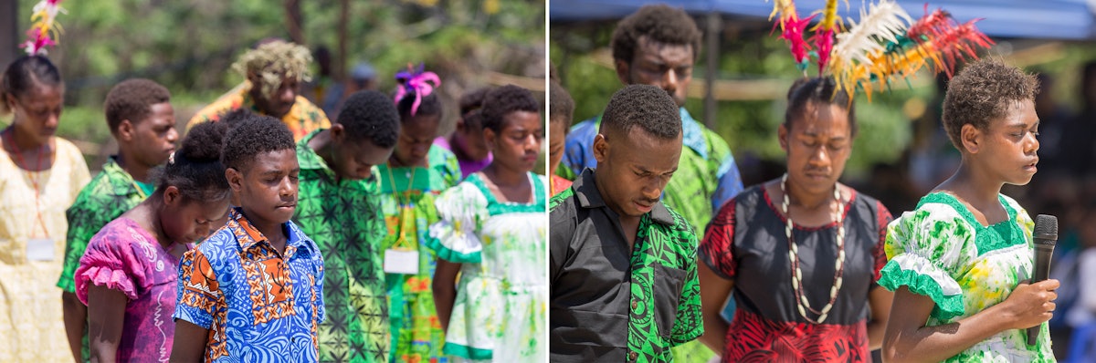 Les enfants et les jeunes ont également contribué au programme en récitant des prières, en chantant un chant traditionnel et en jouant une pièce de théâtre.