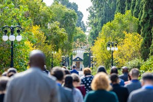 Des représentants des communautés bahá’íes du monde entier sont arrivés à Haïfa pour un rassemblement au Centre mondial bahá’í pour commémorer le centenaire.