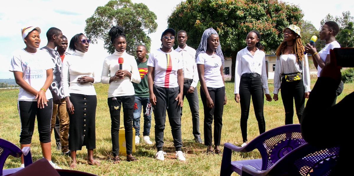 The commemoration events also included musical performances by young people.