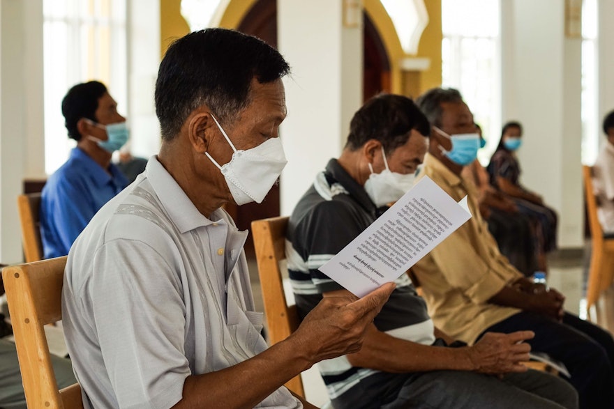 Un programa religioso en la Casa de la Adoración de Battambang.